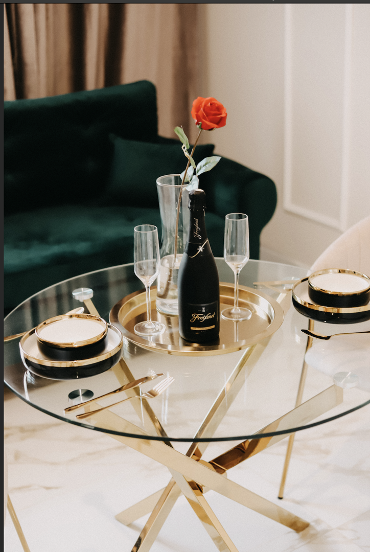 Last minute romantic package 